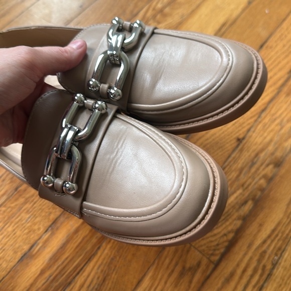 NWOT JF Taupe Loafers with Silver Chain Detail 7.5 - Picture 7 of 7